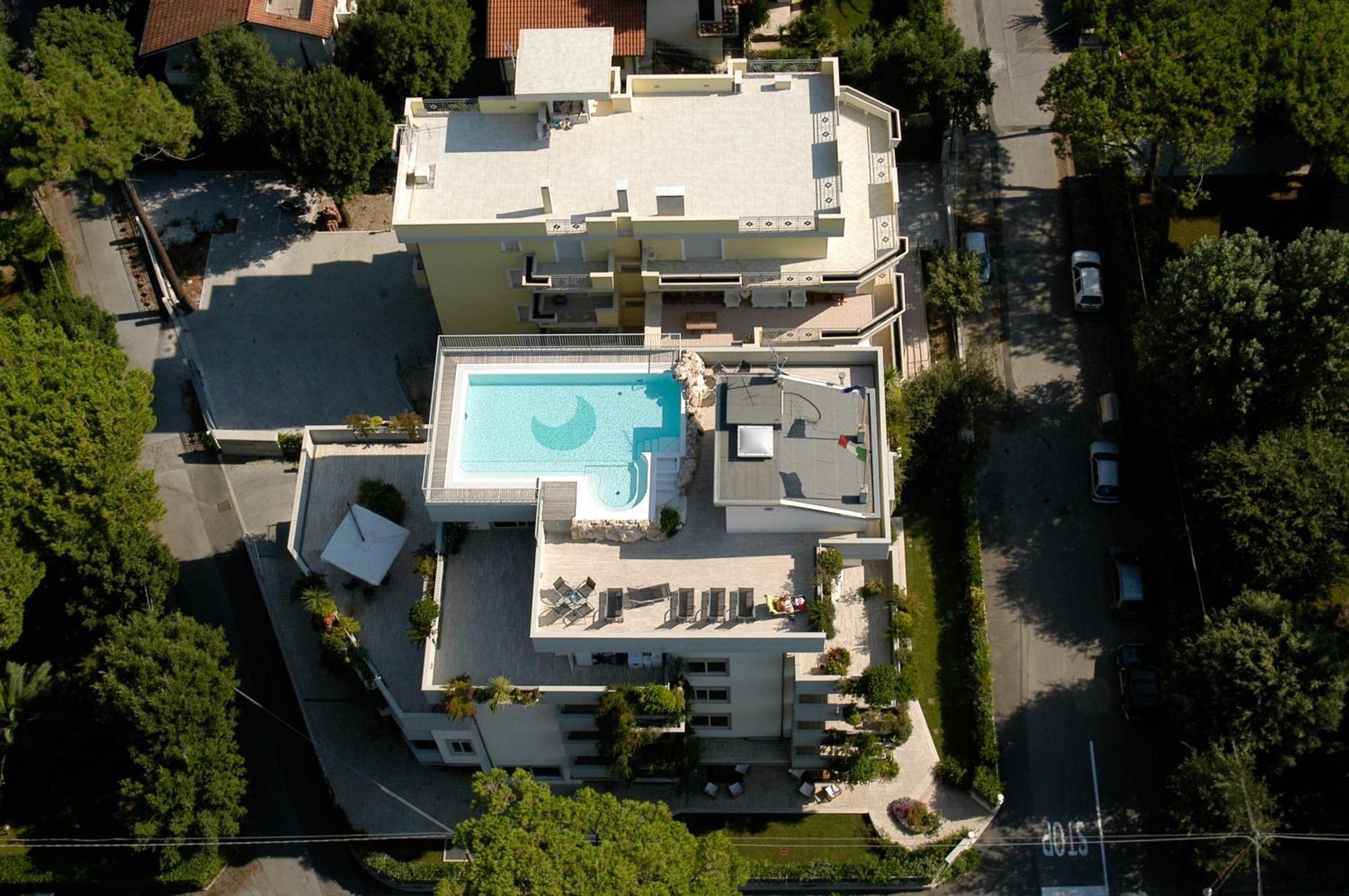 Verdeluna Aparthotel Marina di Pietrasanta Exterior photo